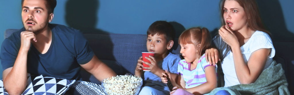 Večer u&nbsp;televize – kdy jídlo přestává být o&nbsp;hladu
